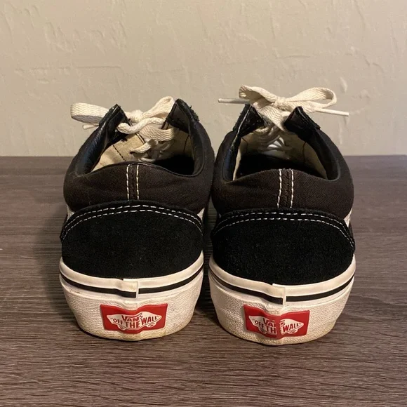 Women’s Vans Old Skool Shoes - Picture 6 of 6